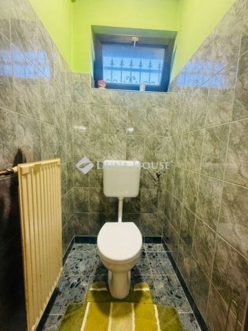 Eladó családi ház, Vecsésen 129.9 M Ft, 3 szobás