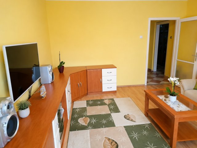 Eladó panellakás, Szigetszentmiklóson 58.5 M Ft, 3 szobás
