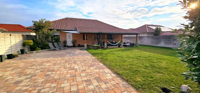 Eladó ikerház, Délegyházán 117 M Ft, 4 szobás