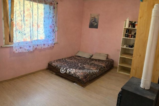 Eladó családi ház, Söjtörön 23 M Ft, 2 szobás