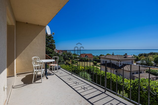 Eladó családi ház, Balatonalmádiban 218 M Ft, 7 szobás