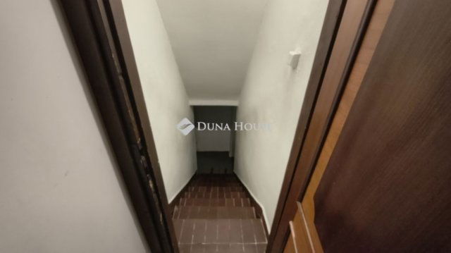 Eladó téglalakás, Kistarcsán 105 M Ft, 4 szobás