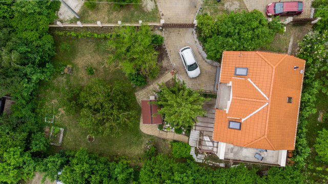Eladó családi ház, Szentendrén 159 M Ft, 4 szobás