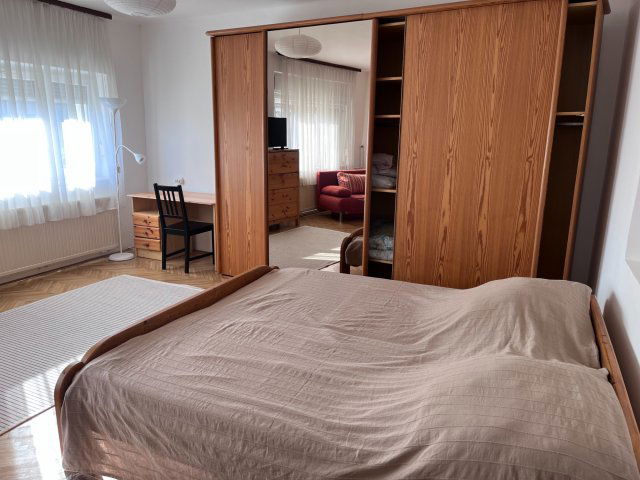 Kiadó téglalakás, albérlet, Pécsett, Aradi Vértanúk útján