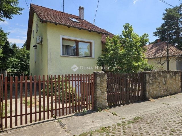 Eladó családi ház, Gödön 100 M Ft, 7 szobás