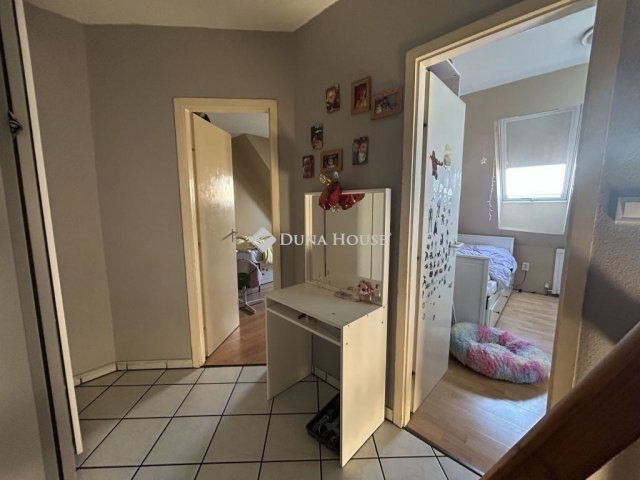 Eladó téglalakás, Budapesten, XVII. kerületben 72 M Ft, 4 szobás