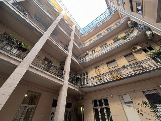 Eladó téglalakás, Budapesten, VII. kerületben, Dembinszky utcában