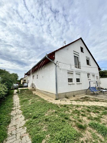 Eladó családi ház, Pécsett 150 M Ft, 4 szobás