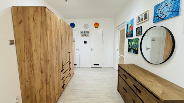 Eladó panellakás, Budapesten, III. kerületben 66.99 M Ft