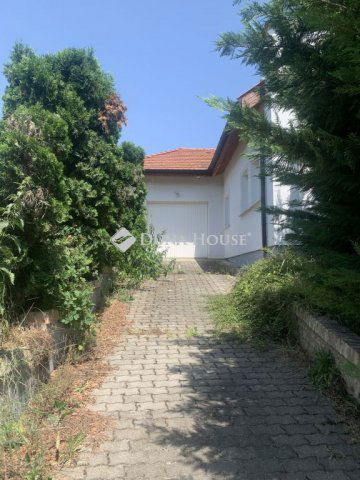 Eladó családi ház, Gyúrón 110 M Ft, 4 szobás