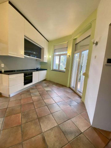 Eladó családi ház, Szombathelyen 189.9 M Ft, 6 szobás