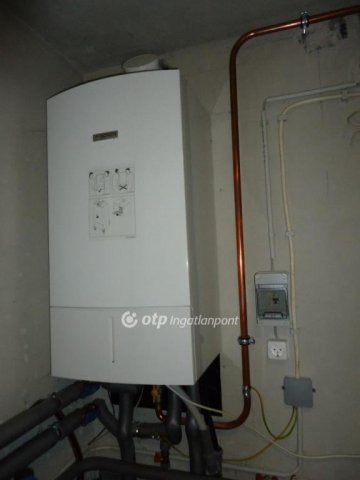 Eladó családi ház, Veszprémvarsányon 119 M Ft, 6 szobás