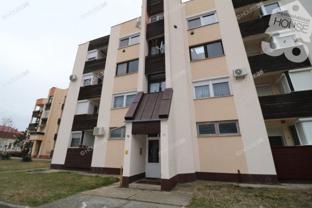 Eladó téglalakás, Kiskőrösön 38.5 M Ft, 2 szobás