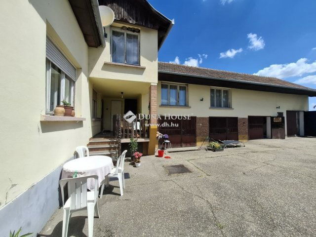 Eladó családi ház, Kiskunfélegyházán 49.9 M Ft, 3 szobás