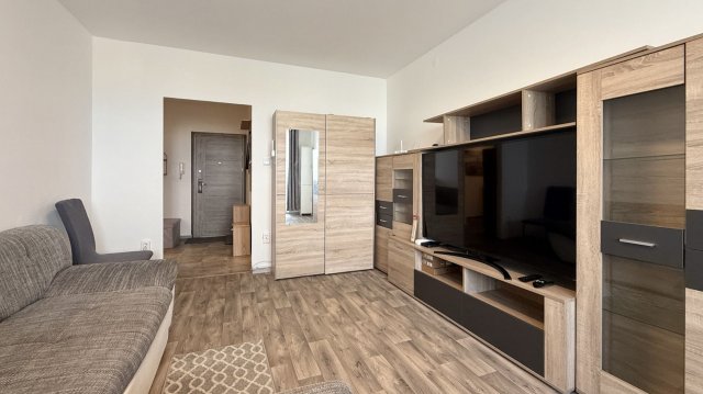 Eladó panellakás, Debrecenben 67.9 M Ft, 3 szobás