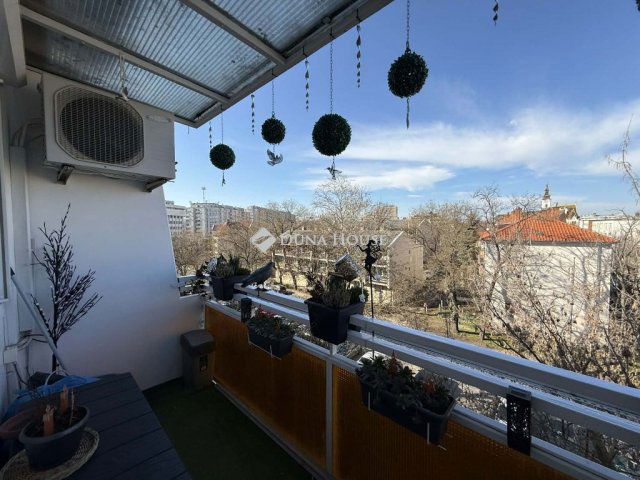 Eladó panellakás, Kecskeméten 58.5 M Ft, 3 szobás