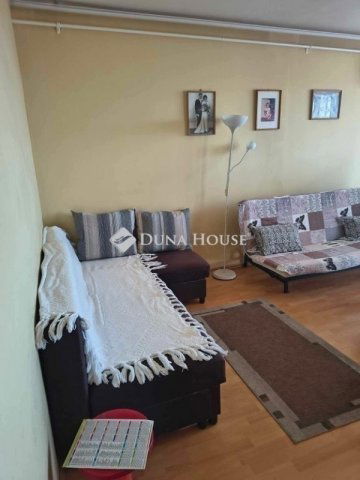 Eladó panellakás, Budapesten, XXI. kerületben 55 M Ft, 3 szobás