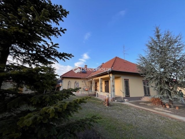 Eladó családi ház, Kecskeméten 150 M Ft, 4 szobás