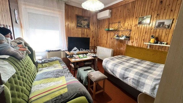 Eladó családi ház, Répcelakon 45.5 M Ft, 5 szobás