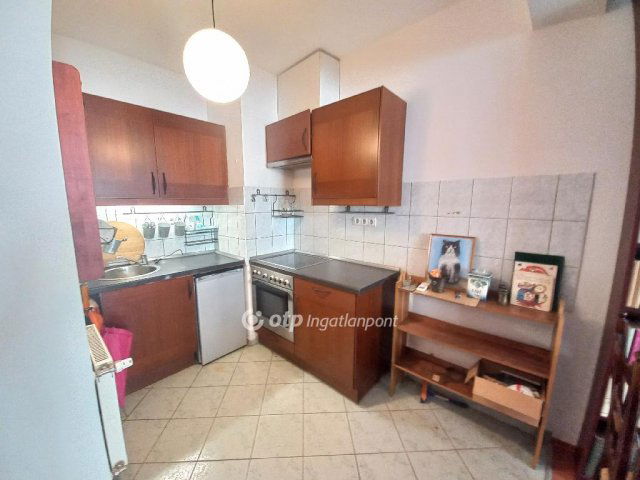 Eladó téglalakás, Budapesten, VII. kerületben 68 M Ft, 1 szobás