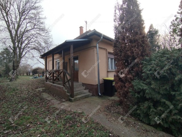 Eladó családi ház, Győrött 59 M Ft, 3 szobás