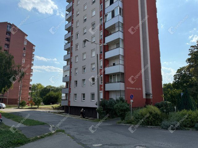 Eladó téglalakás, Zalaegerszegen 36.5 M Ft, 3 szobás
