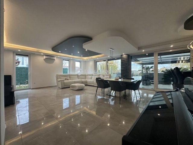 Eladó családi ház, Taksonyon 264.9 M Ft, 4 szobás