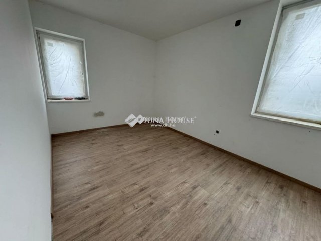 Eladó téglalakás, Ráckevén 69.9 M Ft, 2 szobás