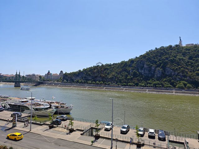 Eladó téglalakás, Budapesten, V. kerületben 386.871 M Ft
