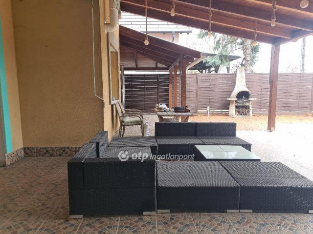 Eladó családi ház, Dunaharasztin 210 M Ft, 4 szobás