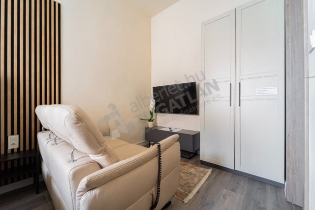 Eladó téglalakás, Budapesten, VI. kerületben, Dessewffy utcában