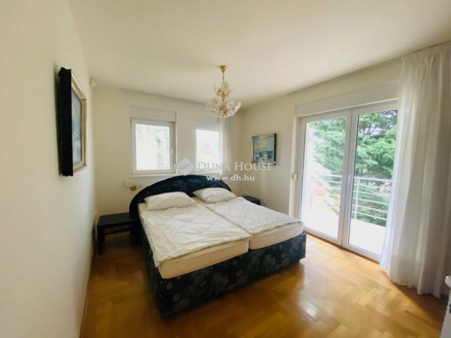 Eladó családi ház, Budapesten, II. kerületben 249.9 M Ft