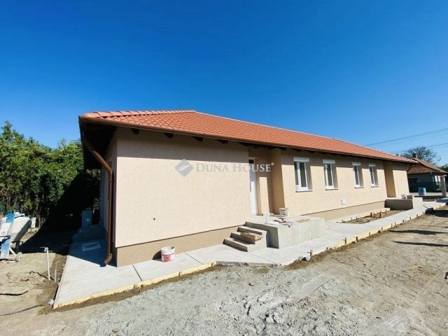 Eladó ikerház, Monoron 87 M Ft, 4 szobás / költözzbe.hu
