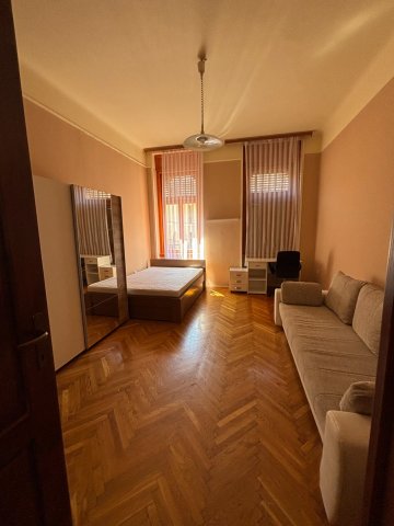 Kiadó téglalakás, albérlet, Pécsett, József utcában, 4 szobás