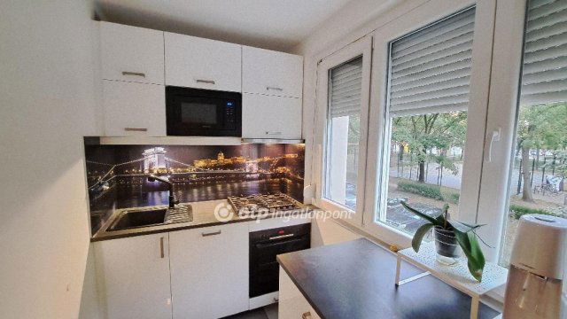 Eladó panellakás, Budapesten, XI. kerületben 99 M Ft, 2+2 szobás