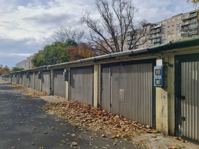 Eladó garázs, Budapesten, XVIII. kerületben 14 M Ft