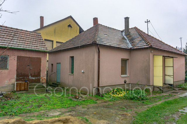 Eladó családi ház, Kónyon 39.9 M Ft, 2 szobás