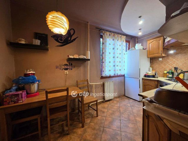 Eladó panellakás, Budapesten, X. kerületben 65.49 M Ft, 3 szobás