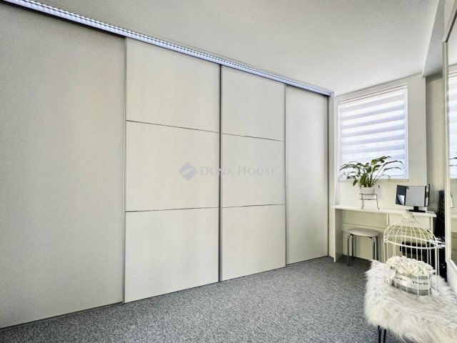 Eladó családi ház, Pécsett 115 M Ft, 4 szobás