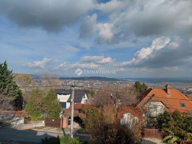 Eladó sorház, Budapesten, III. kerületben 159.9 M Ft, 4 szobás