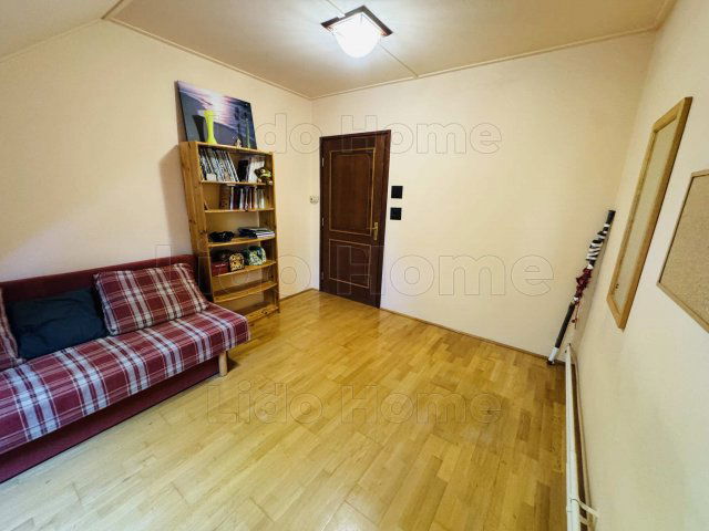 Eladó családi ház, Győrött 81.9 M Ft, 22 szobás