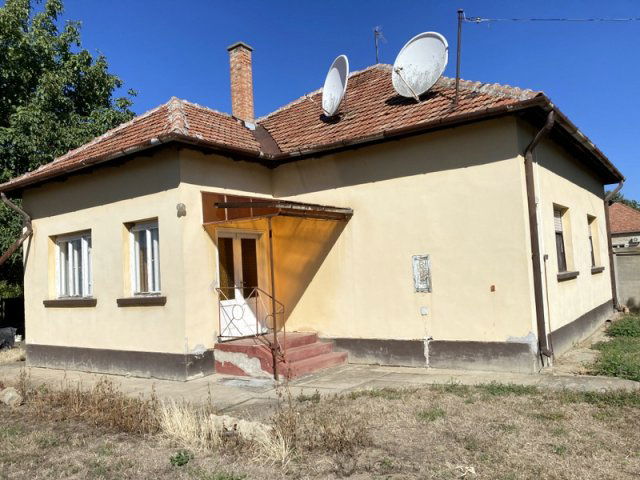 Eladó családi ház, Kiszomboron 29.9 M Ft, 4 szobás