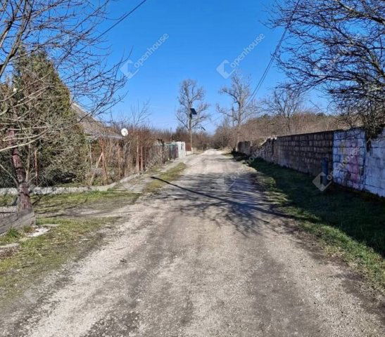 Eladó téglalakás, Pápán 3.999 M Ft, 1 szobás
