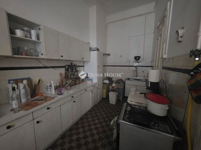 Eladó téglalakás, Budapesten, VIII. kerületben 130 M Ft