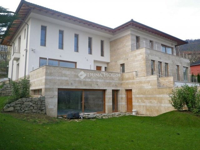 Eladó családi ház, Budapesten, III. kerületben 819.15 M Ft