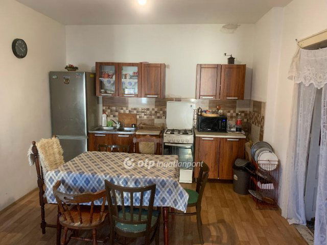 Eladó családi ház, Bekölcén 9.9 M Ft, 3 szobás