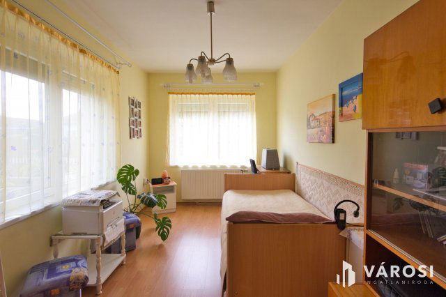 Eladó családi ház, Békéscsabán 74.9 M Ft, 5 szobás