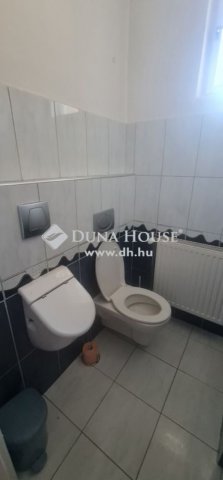 Eladó családi ház, Vecsésen 110 M Ft, 5 szobás