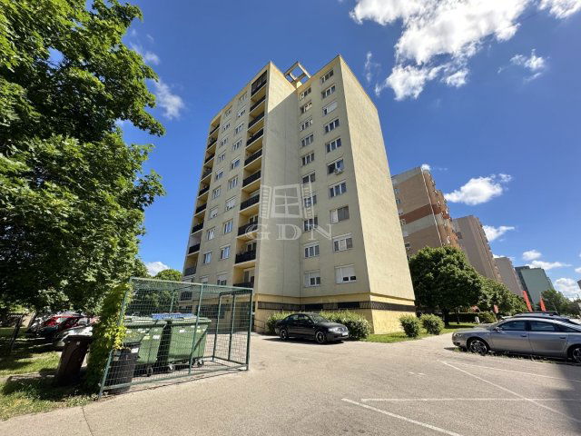 Eladó panellakás, Székesfehérvárott 44 M Ft, 2 szobás