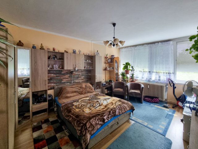 Eladó panellakás, Szombathelyen 39.9 M Ft, 2 szobás